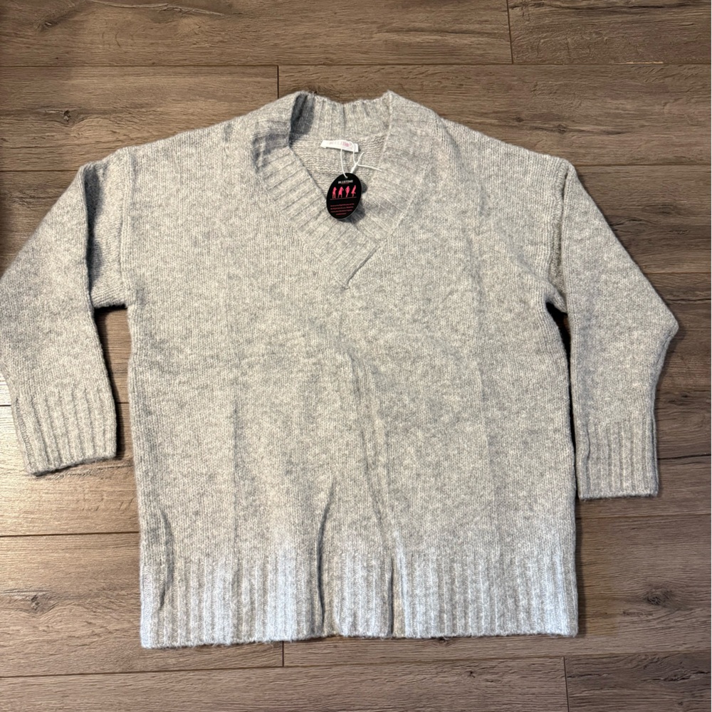Gray sweater - large